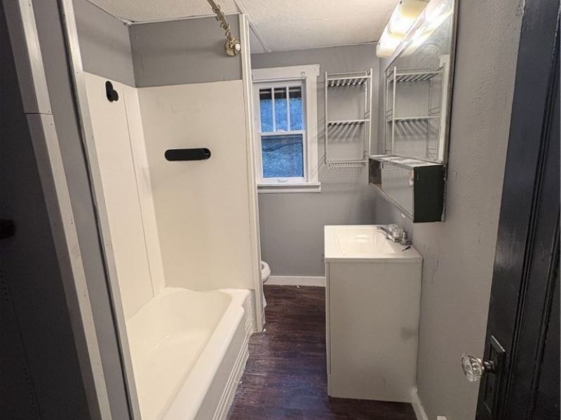 1248 Pondview, Akron, OH 44305 Photo 9
