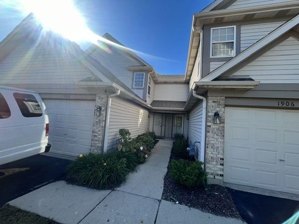 1908 Grove Avenue , Schaumburg, IL 60193