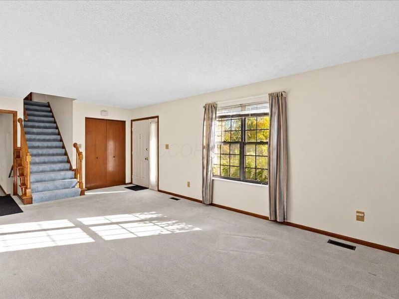 244 Connell Court, Reynoldsburg, OH 43068 Photo 4