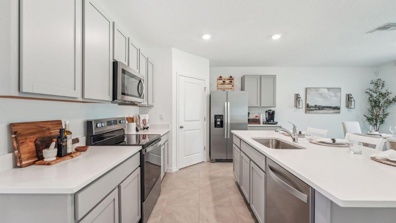 7650 Wheat Stone Drive , Zephyrhills, FL 33540 Photo