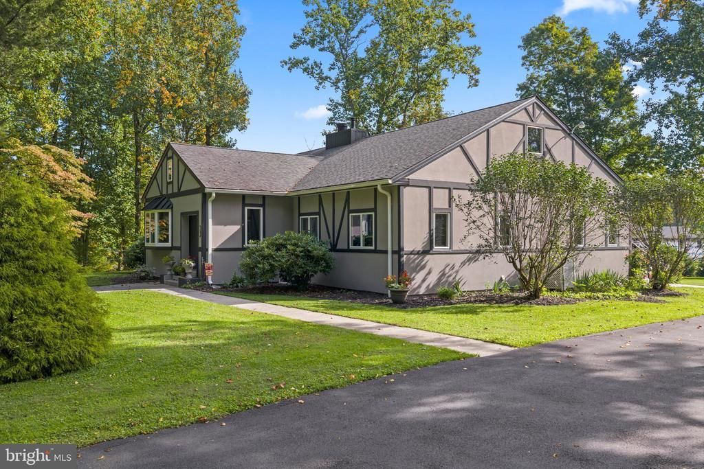 16 NEW ROAD , ELVERSON, PA 19520
