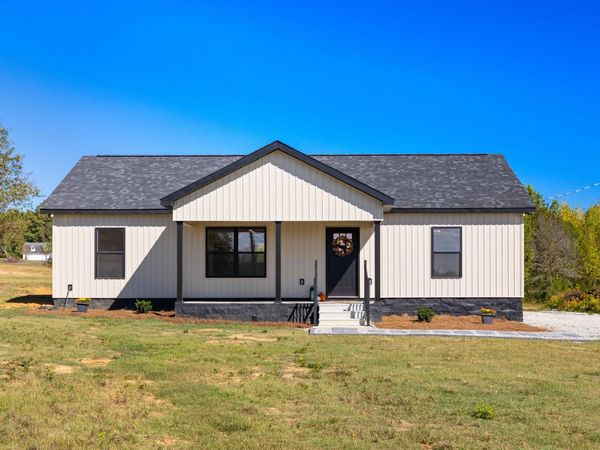 667 Co Rd 106, Florence, AL 35633