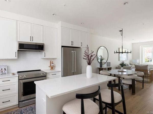 10145 Fifth St , Unit #9, Sidney, BC V8L 0E4