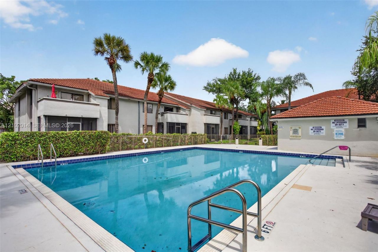 8317 Coral Lake Dr , Unit 8317, Coral Springs, FL 33065 Photo