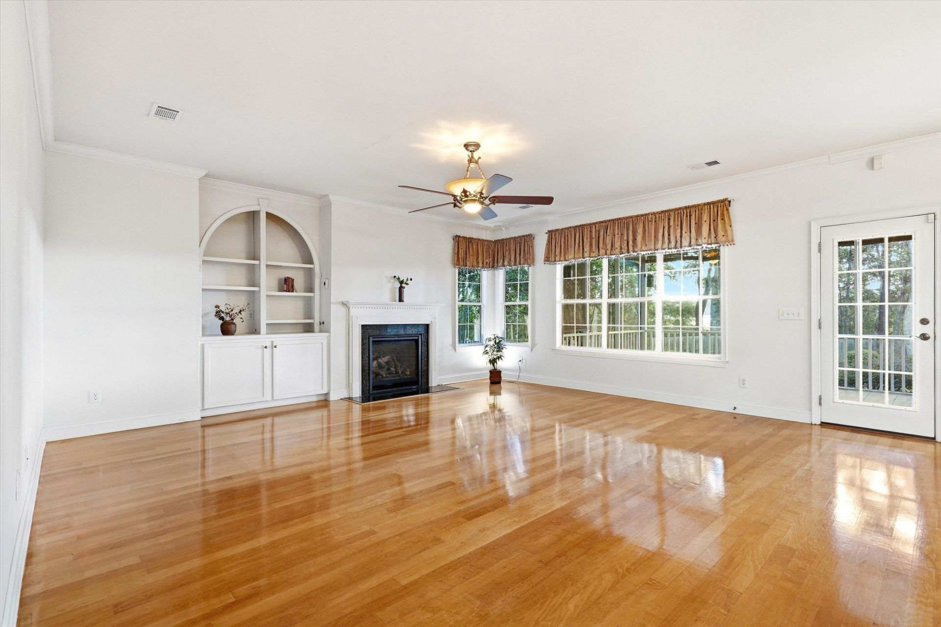 8808 Laurel Grove Lane Photo 20