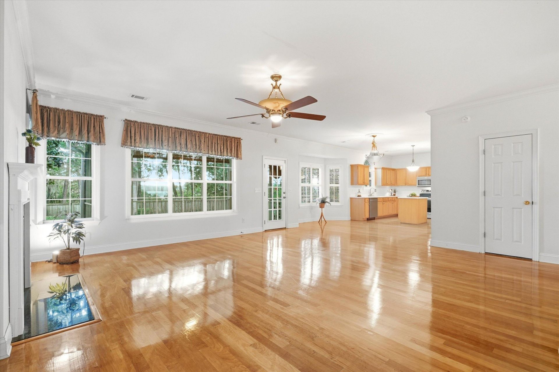 8808 Laurel Grove Lane Photo 24