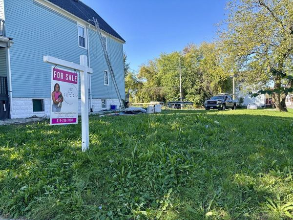 3075 N 29TH STREET, Milwaukee, WI 53210