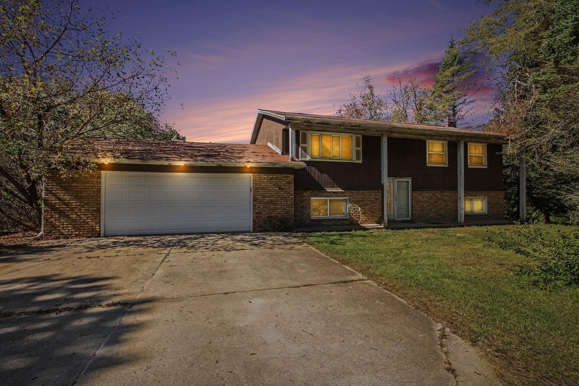 5490 Pingree Road, Howell, MI 48843 Main Photo
