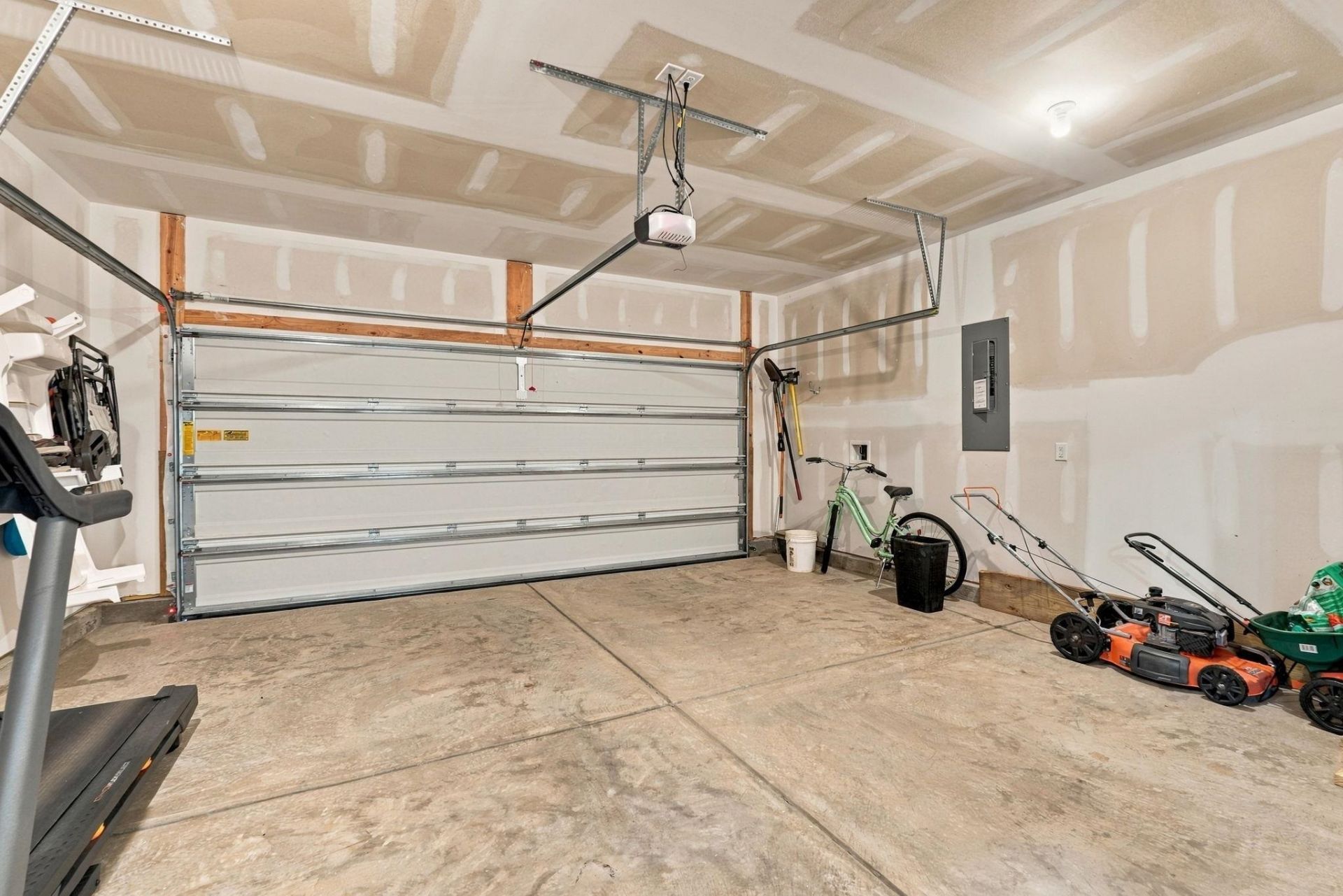 202 Linares St. Photo 10