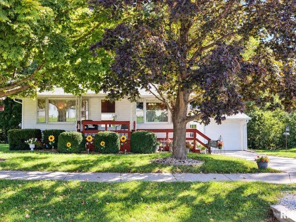 424 N PEKIN Lane, Hanna City, IL 61536
