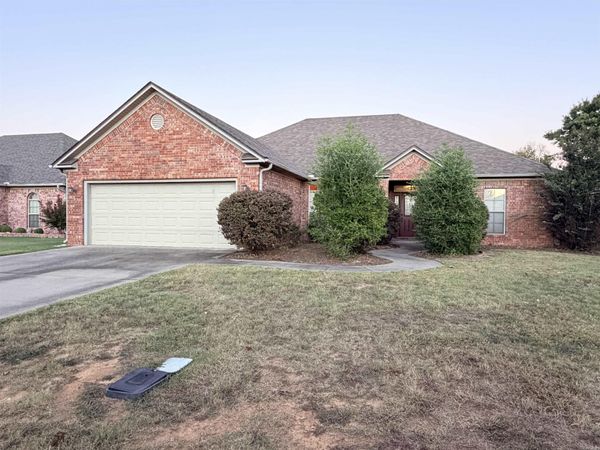 1430 Crosspoint Road, Conway, AR 72034