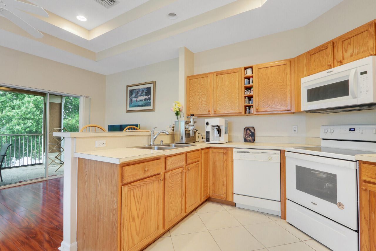 8330 Mulligan Circle, Unit 2121, Port Saint Lucie, FL 34986 Photo