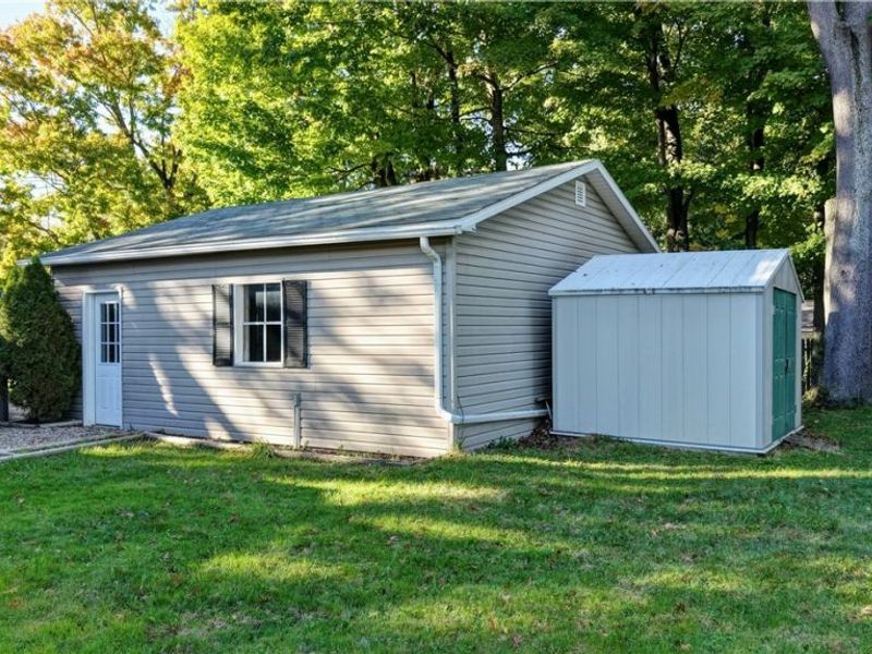 361 Lessig Avenue, Akron, OH 44312 Photo 20