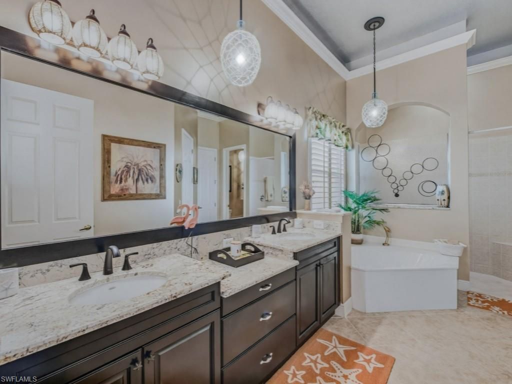 5765 Mango Cir, Naples, FL 34110 Photo