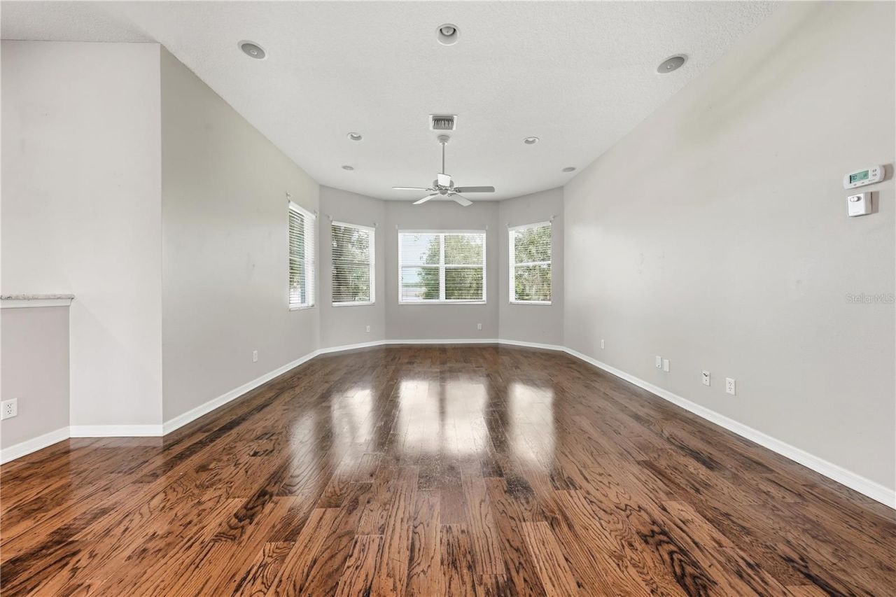 5127 Aurora Drive , Leesburg, FL 34748 Photo