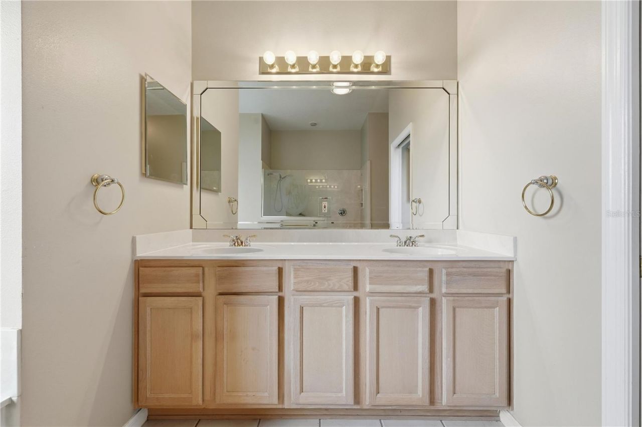 5127 Aurora Drive , Leesburg, FL 34748 Photo