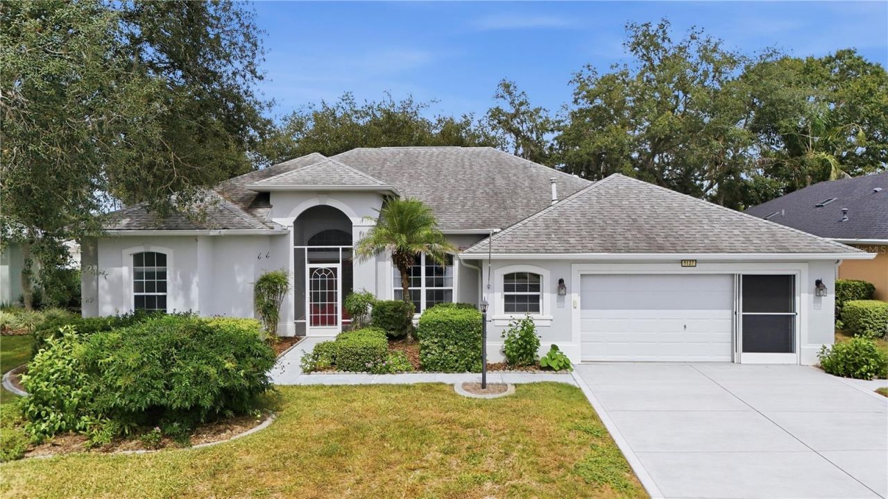 5127 Aurora Drive , Leesburg, FL 34748 Photo