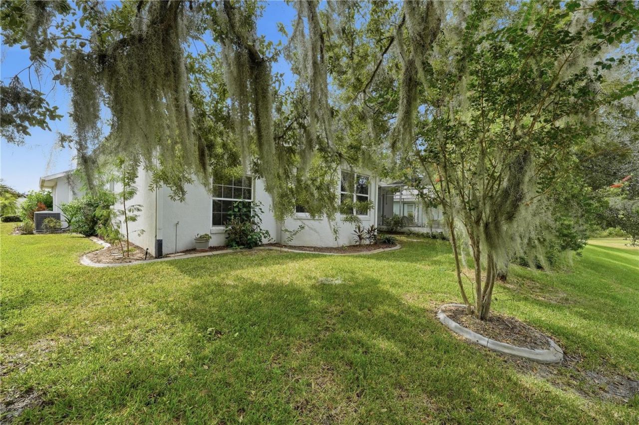 5127 Aurora Drive , Leesburg, FL 34748 Photo
