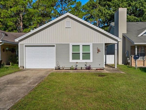 10 Carie Way, Valparaiso, FL 32580