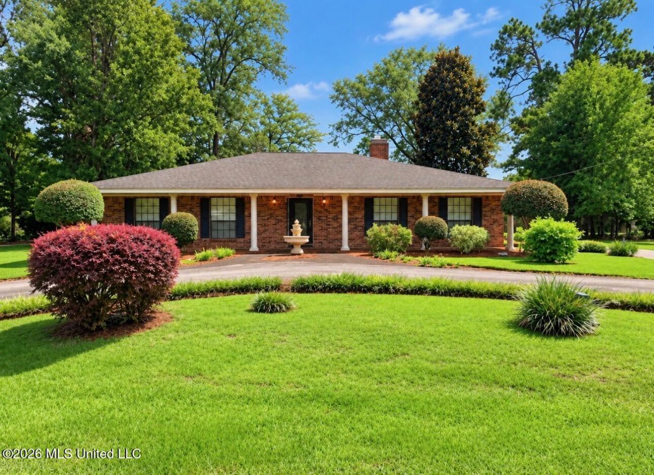 615 E Lakeshore Drive, Carriere, MS 39426 Main Photo