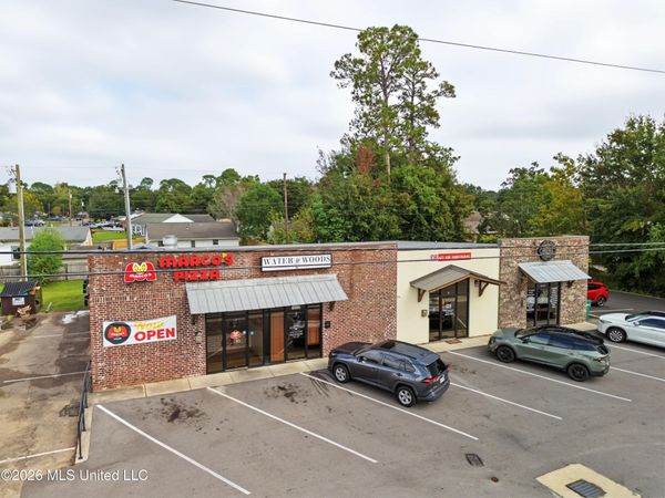 15506 Lemoyne Boulevard, Biloxi, MS 39532