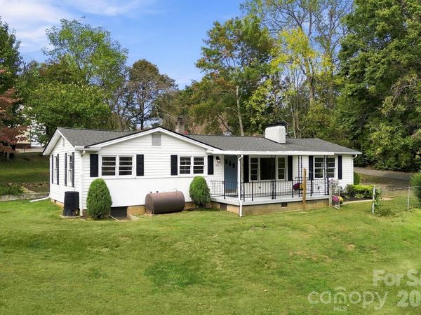 111 Sherwood Road , Swannanoa, NC 28778