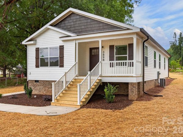 3898 Yarbrough Avenue , Winston Salem, NC 27106