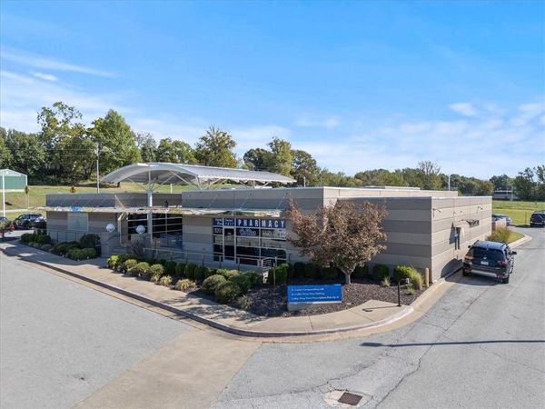 5201 Willow Creek Drive, Springdale, AR 72762