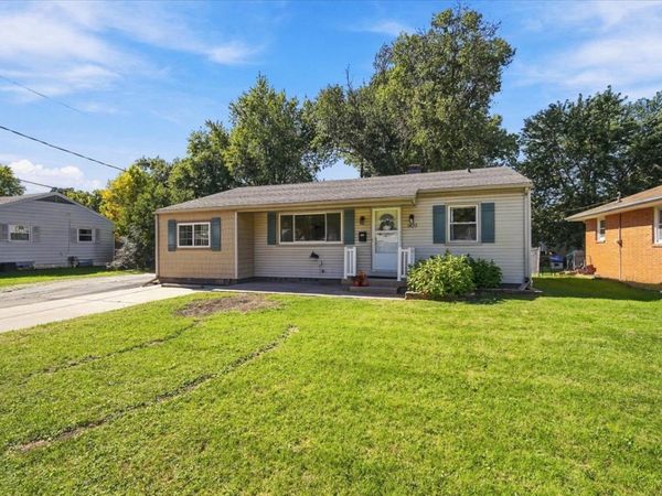 909 S Adelaide Street, Normal, IL 61761
