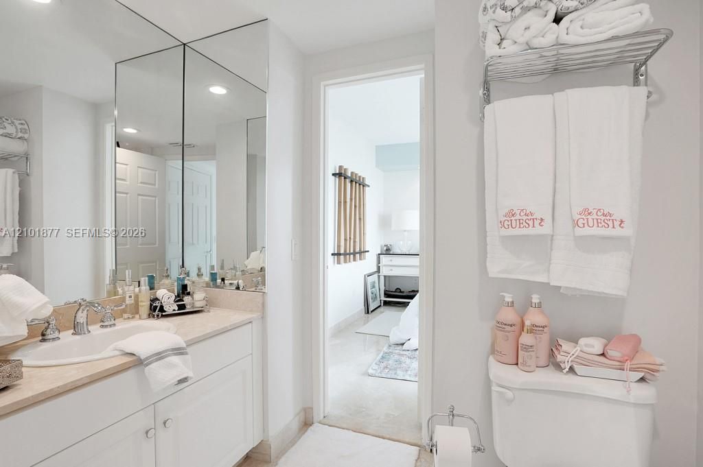3370 Hidden Bay Dr , Unit 2310, Aventura, FL 33180 Photo