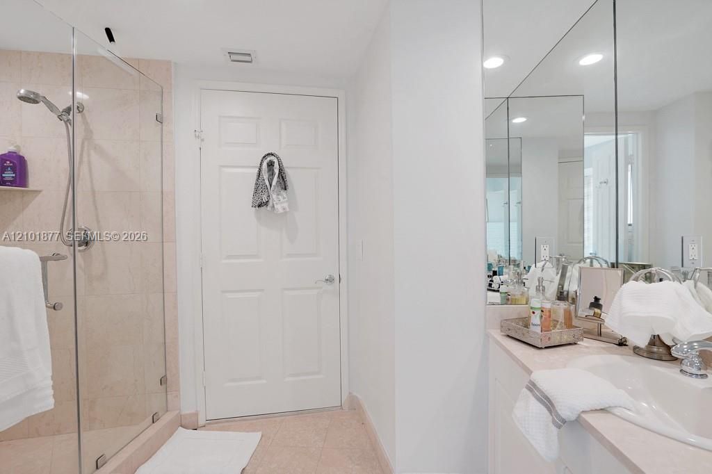 3370 Hidden Bay Dr , Unit 2310, Aventura, FL 33180 Photo