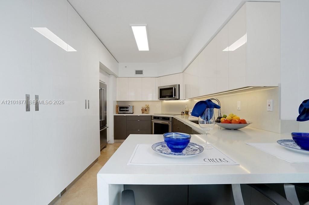 3370 Hidden Bay Dr , Unit 2310, Aventura, FL 33180 Photo