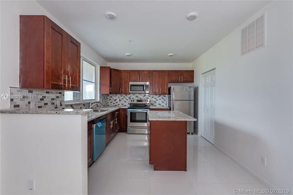 2575 SW 64th Ave , Unit 8, Miramar, FL 33023 Photo