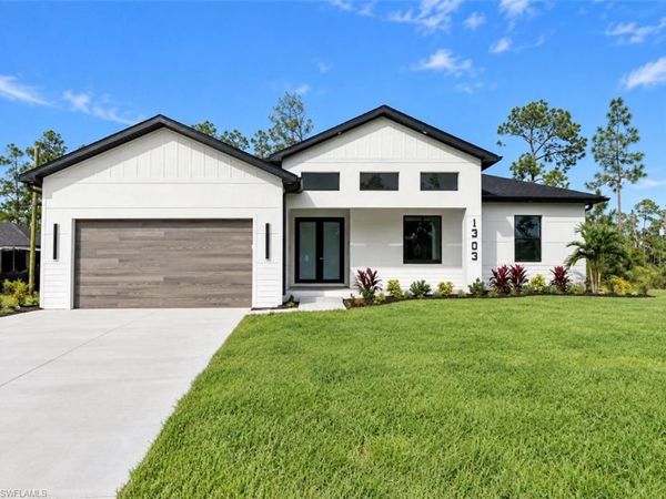 1303 Broadway AVE , LEHIGH ACRES, FL 33972