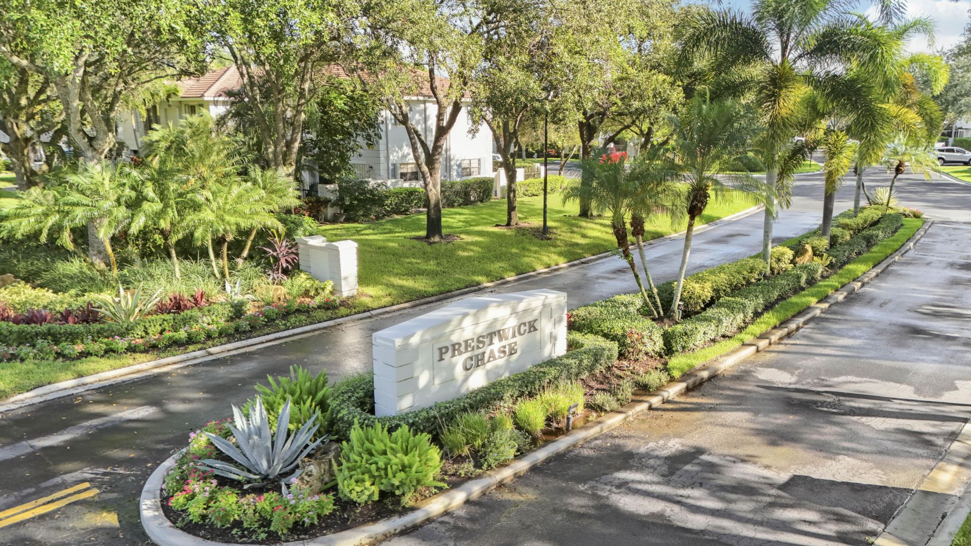 587 Prestwick Circle, Unit 2, Palm Beach Gardens, FL 33418 Photo