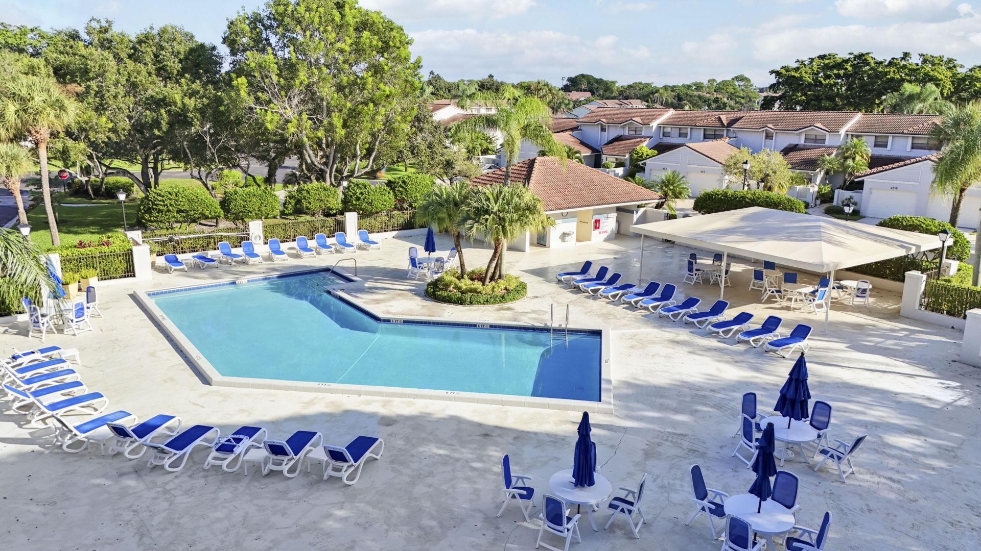 587 Prestwick Circle, Unit 2, Palm Beach Gardens, FL 33418 Photo