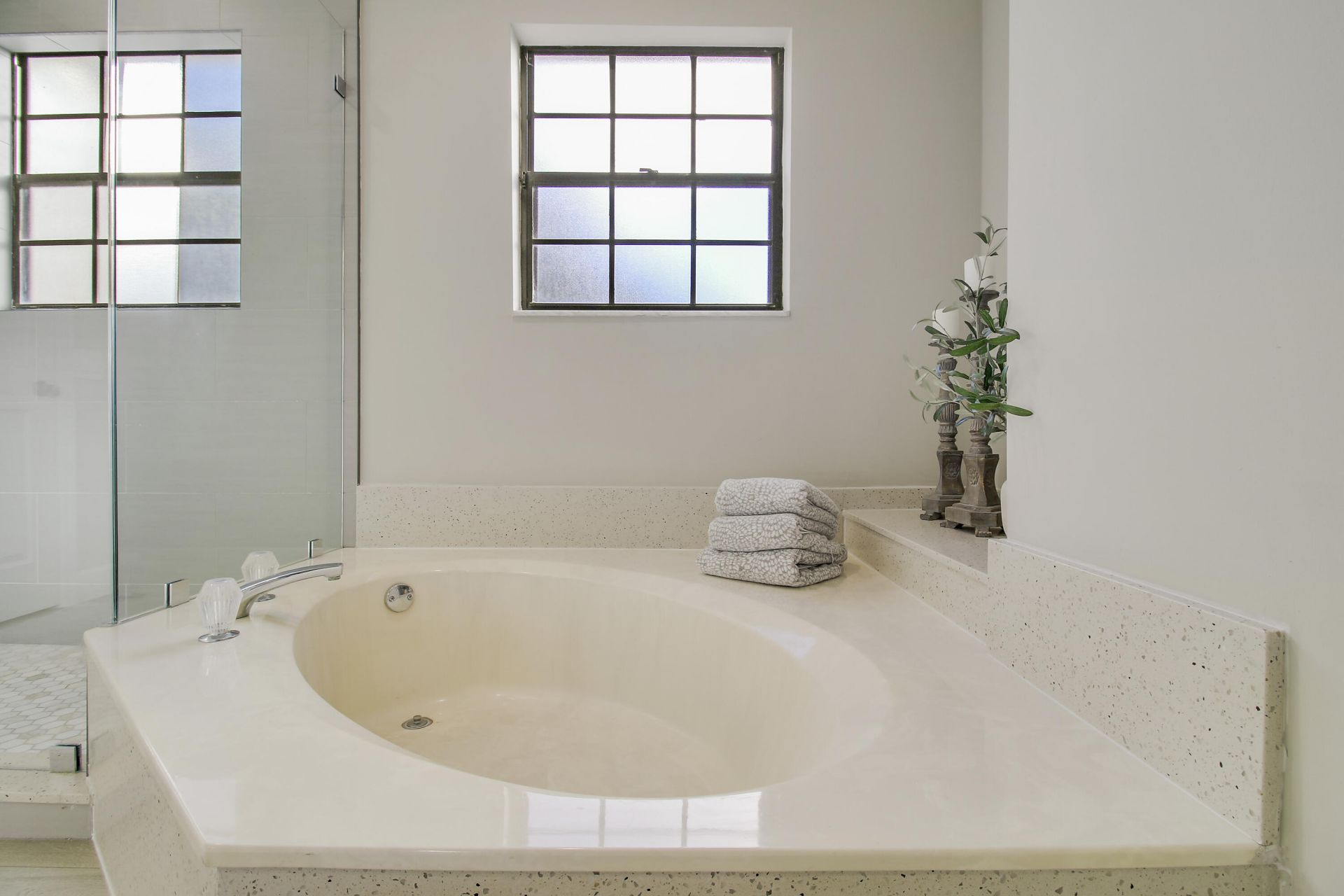 587 Prestwick Circle, Unit 2, Palm Beach Gardens, FL 33418 Photo