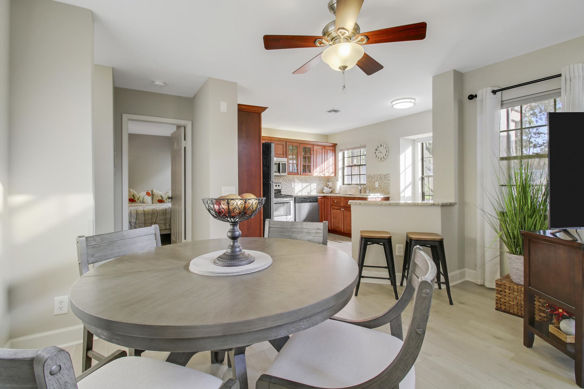587 Prestwick Circle, Unit 2, Palm Beach Gardens, FL 33418 Photo