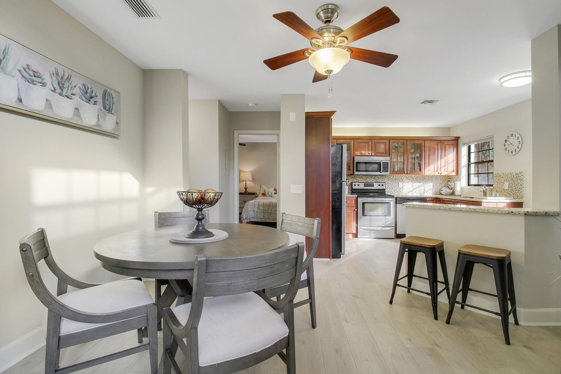 587 Prestwick Circle, Unit 2, Palm Beach Gardens, FL 33418 Photo