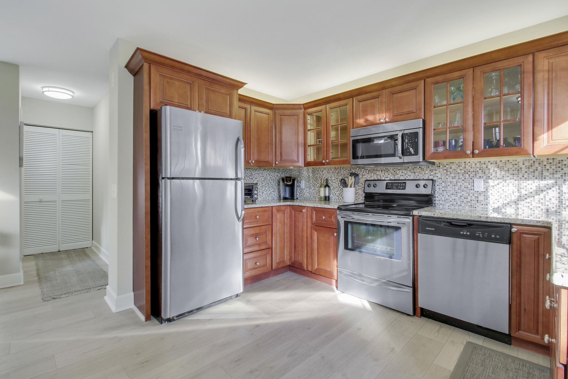 587 Prestwick Circle, Unit 2, Palm Beach Gardens, FL 33418 Photo