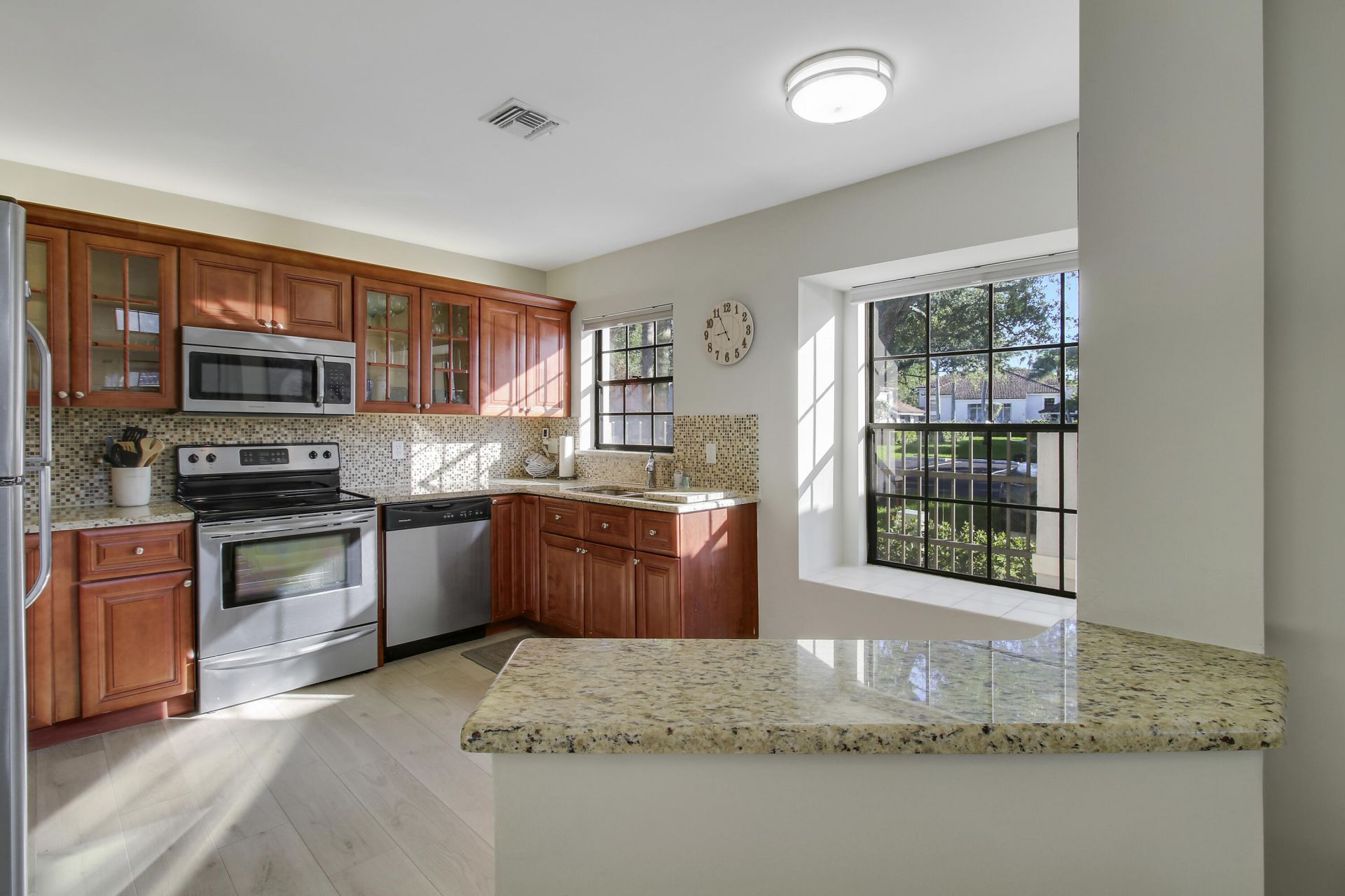 587 Prestwick Circle, Unit 2, Palm Beach Gardens, FL 33418 Photo