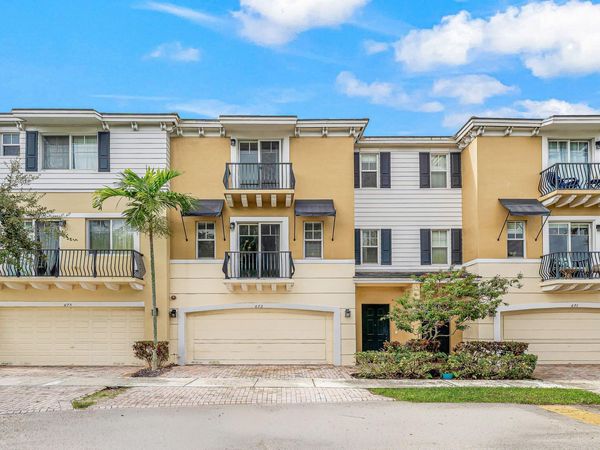 673 NW 38th Circle, Boca Raton, FL 33431