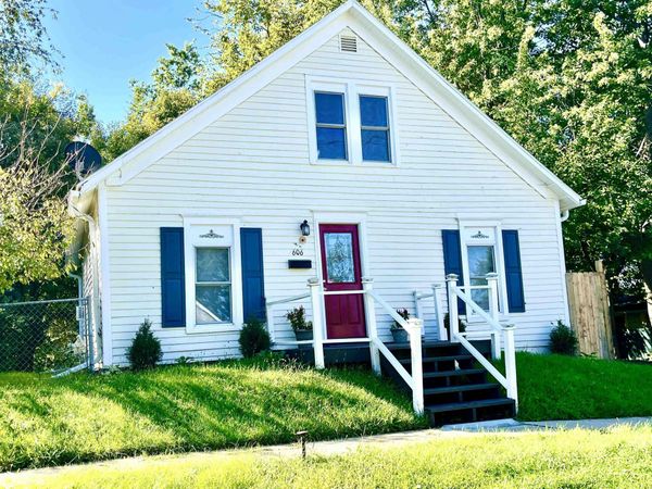606 W Adams Avenue, Fairfield, IA 52556