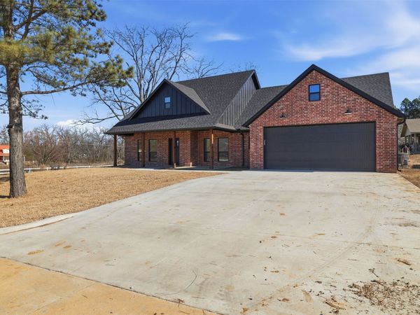 1906 Boxer Lane , Durant, OK 74701
