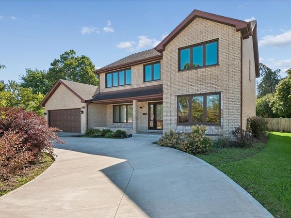 345 W Dempster Street, Des Plaines, IL 60016