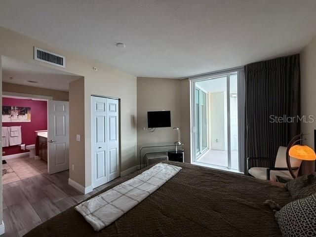 800 N Tamiami Trail , Unit 1006, Sarasota, FL 34236 Photo