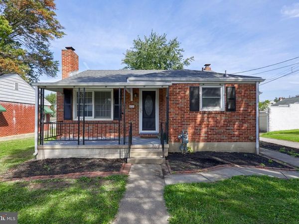 831 E MAPLE STREET, YORK, PA 17403