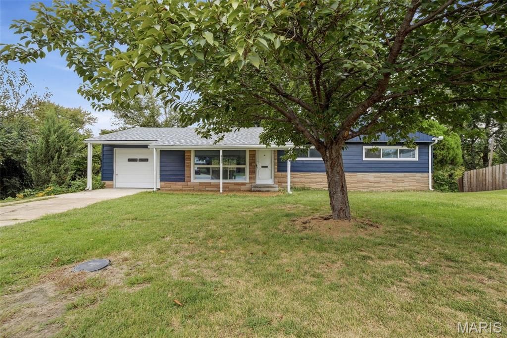 7109 Fernbrook Drive, Saint Louis, MO 63123 Main Photo