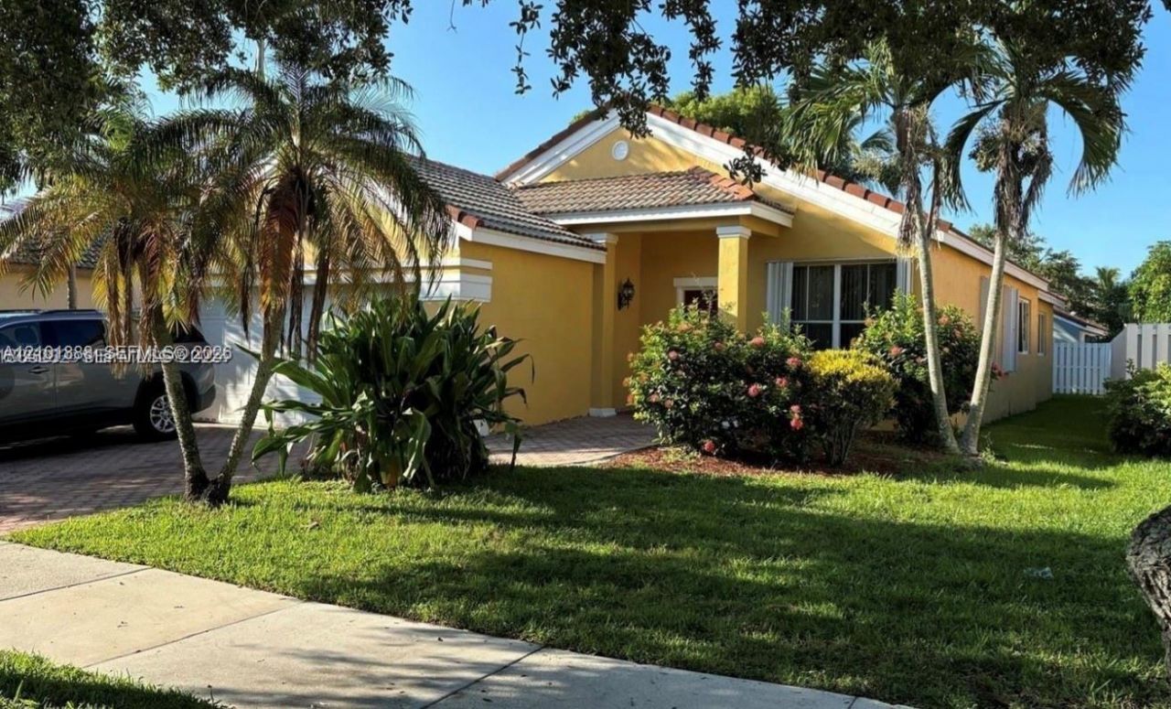 932 Falling Water Rd, Weston, FL 33326 Photo