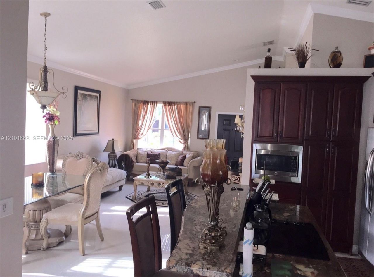 932 Falling Water Rd, Weston, FL 33326 Photo